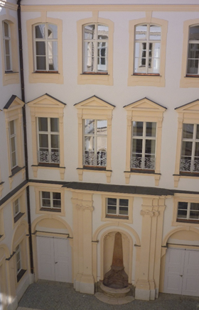 München Erzbischhöfliches Palais Fenster Restauriert