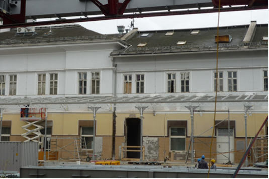 Salzburg Bahnhof Fenster Restauriert